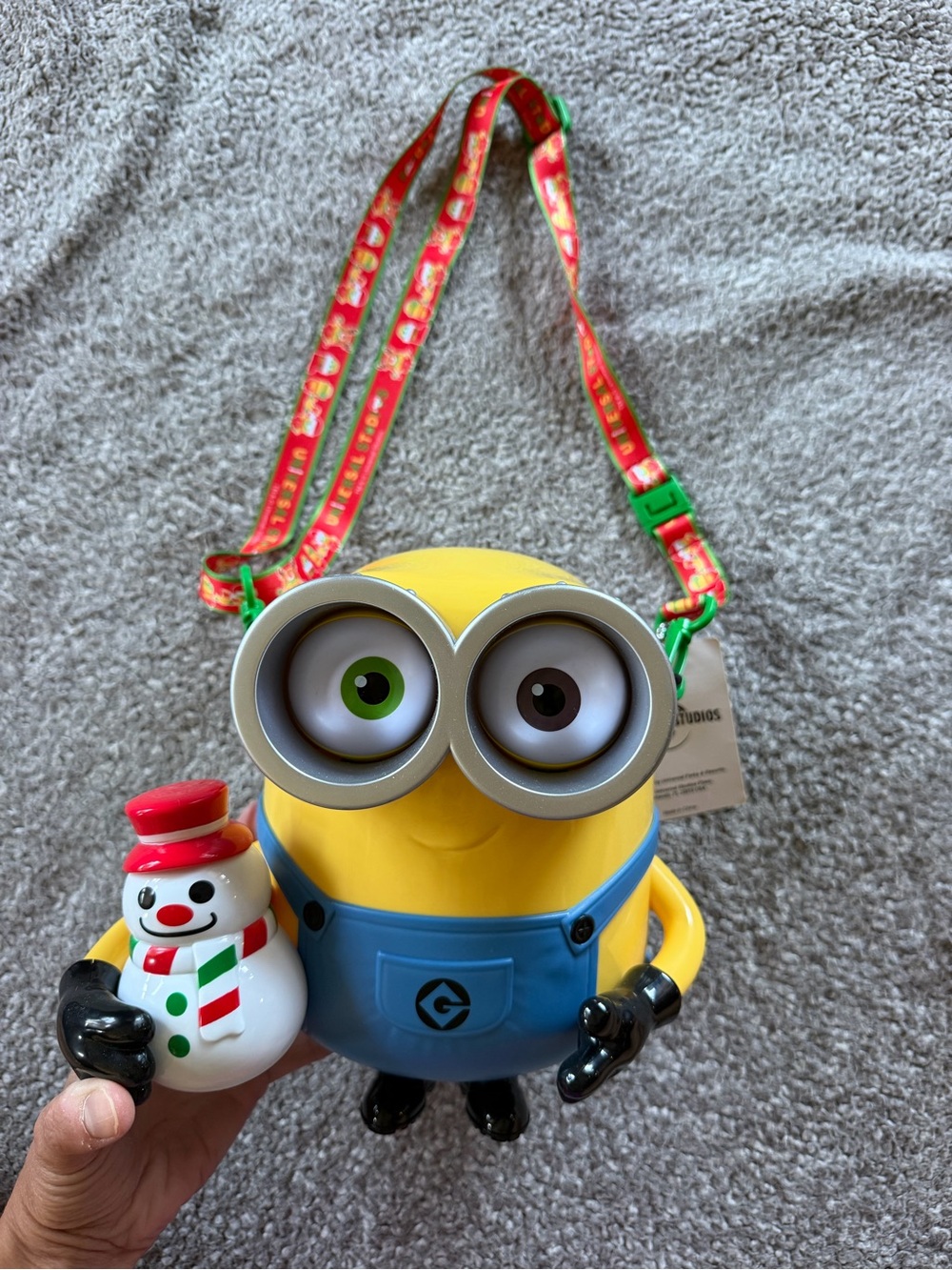 Universal Studios Minions Christmas Popcorn Bucket Souvenir with Lanyard NWT